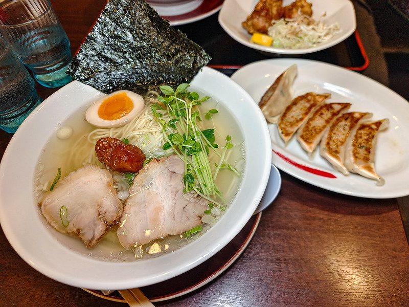 吃過鹽味拉麵加梅子嘛? 鳥取站旁超便宜划算的拉麵店!!│鄉民食堂